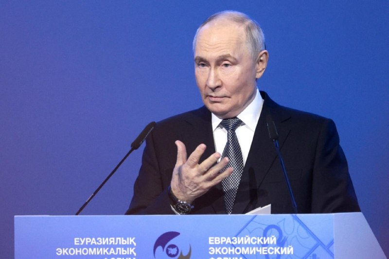 Президент России Владимир Путин во время выступления, касающегося внешнеполитического выбора Армении.